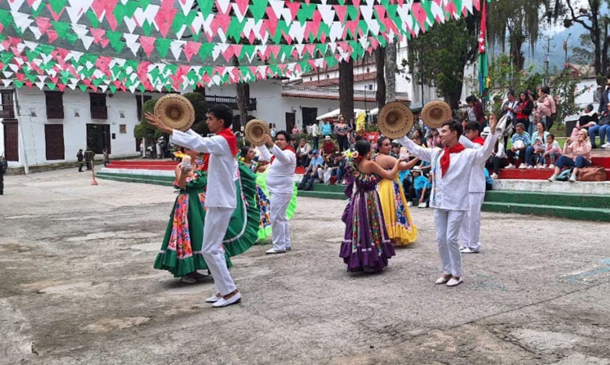 Vestidos de fiesta en Santander durante el puente de San Pedro