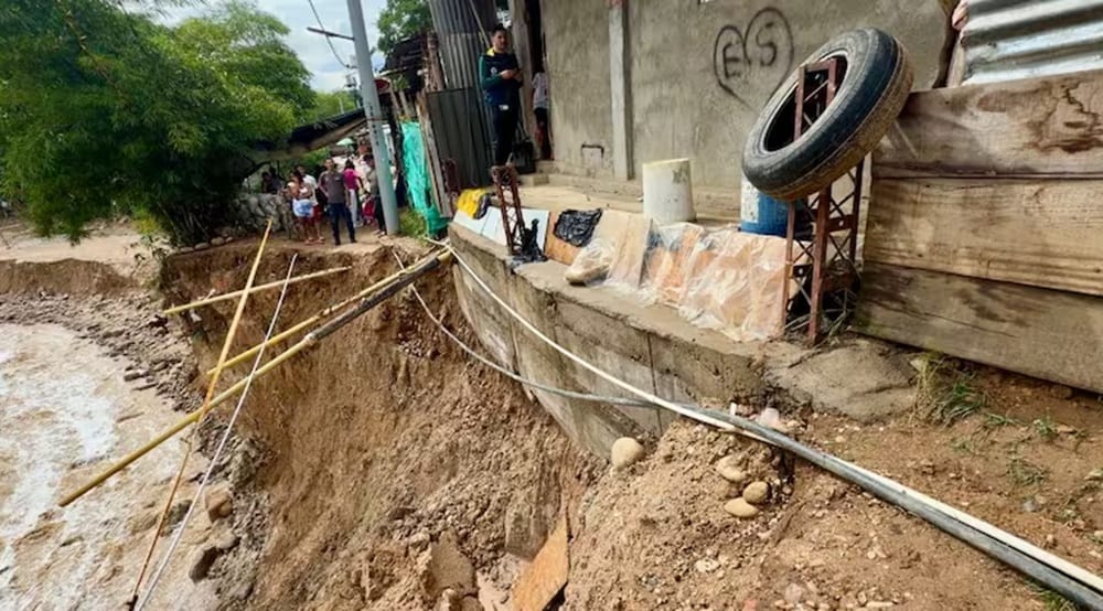 Derrumbe en Nueva Esperanza II tiene en riesgo a unas 250 familias
