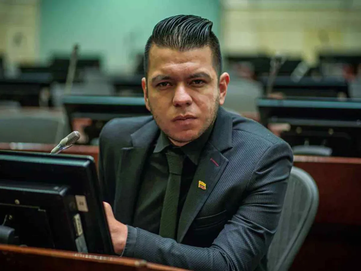Jota Pe Hernández se retira de Alianza Verde. Apoyará la candidatura presidencial de la Espriella