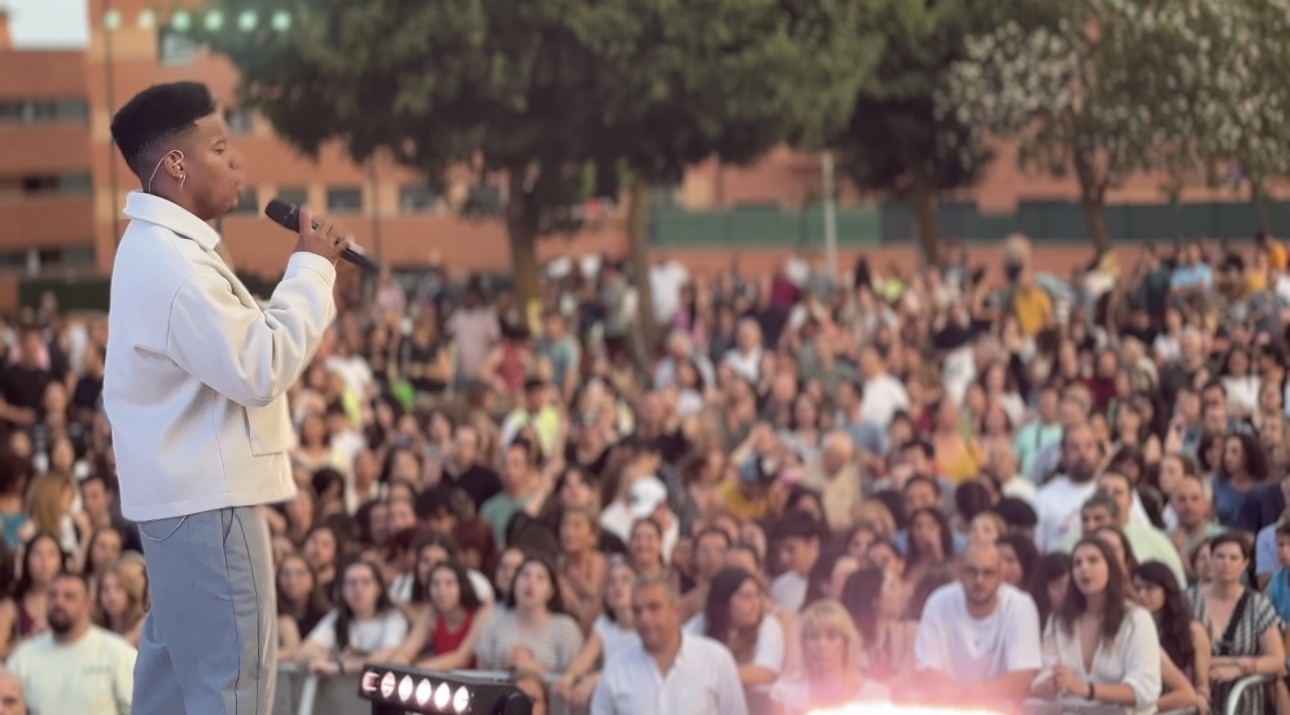 LOWIS YE conquista españa como parte de la gira de verano de cadena dial
