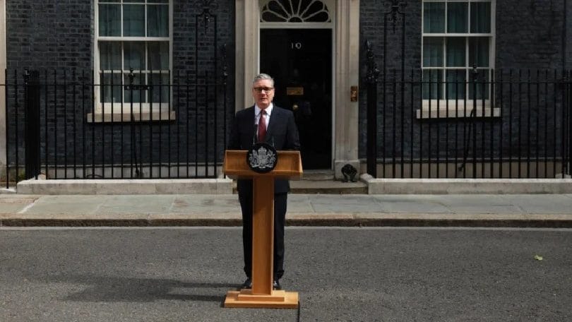 Primer ministro británico renunció a su cargo