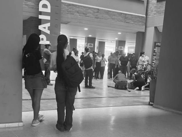 Estudiante cayó desde un cuarto piso en las UTS y permanece hospitalizado