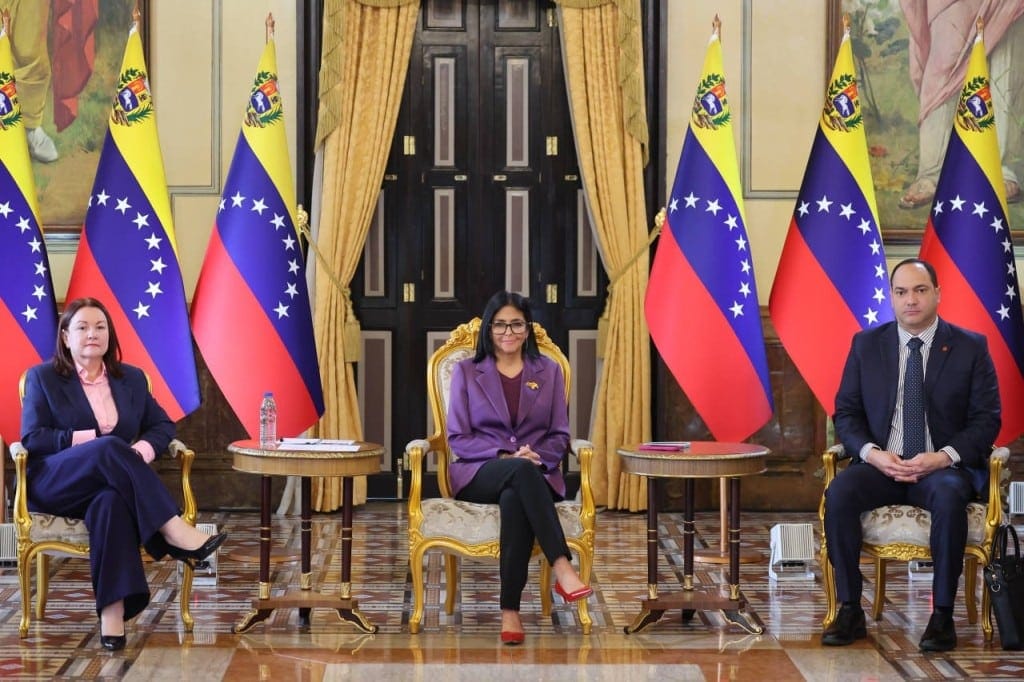 Venezuela y Repsol firman acuerdo para impulsar la exploración de petróleo y gas