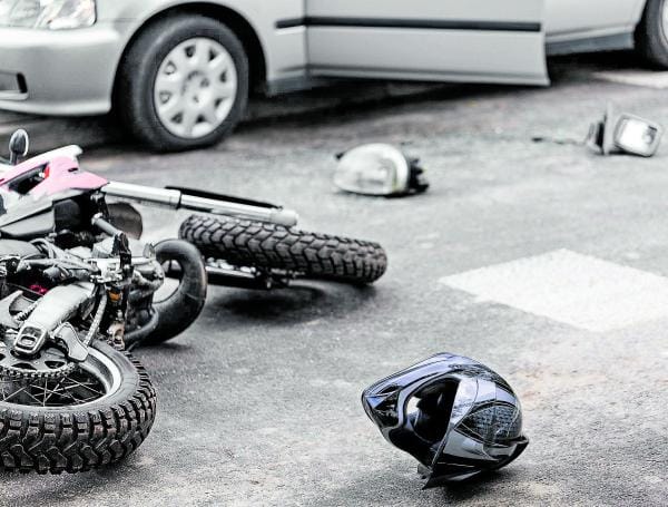 Motociclista murió tras brutal choque contra un tractocamión en la vía Barbosa–Cite