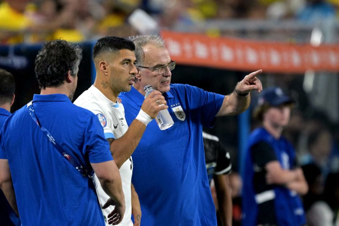 Bielsa defiende lista de Uruguay y explica las ausencias de Nández y Luis Suárez