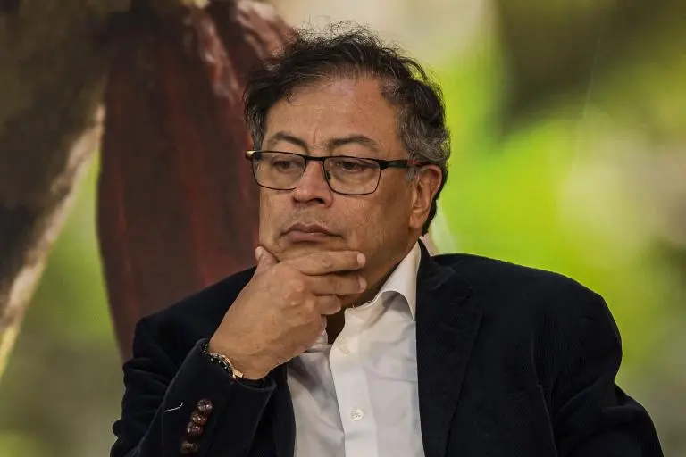 ¿Desempleado por once días? El insólito freno a Petro a puertas de la segunda vuelta