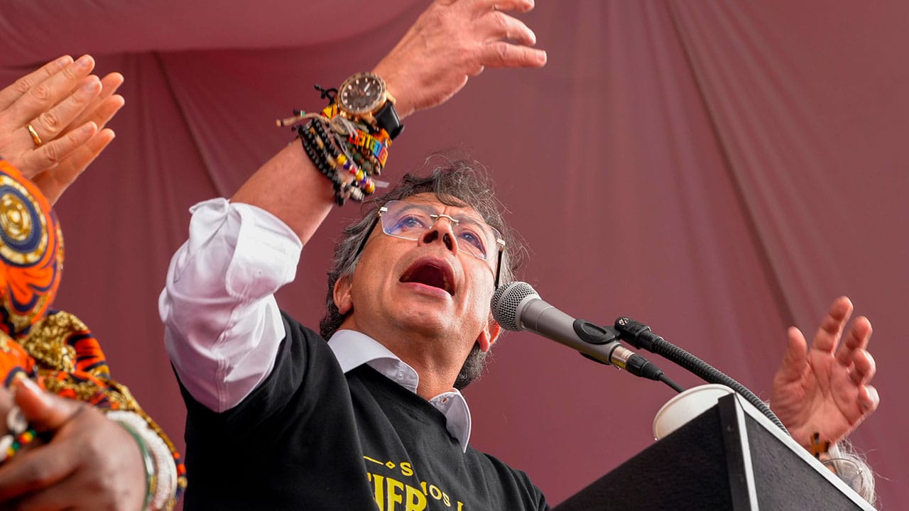 Petro sigue provocando a De La Espriella: “Colombia pierde su soberanía nacional a partir del 7 de agosto, vuelve al virreinato”