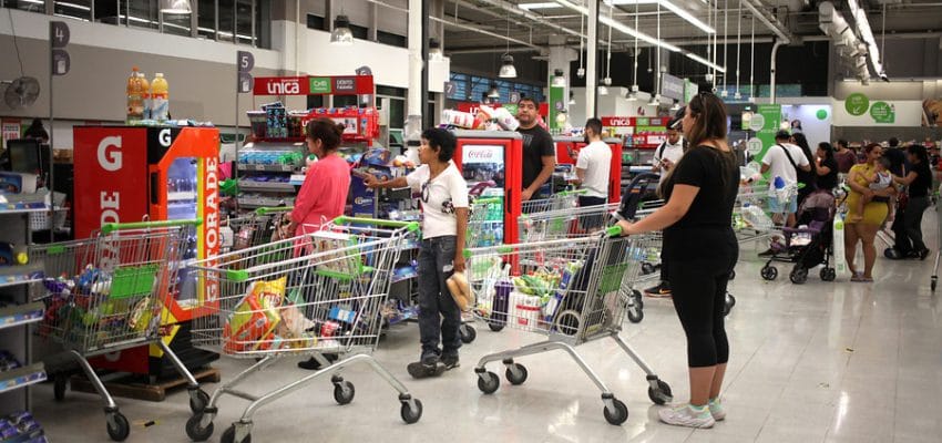 Aranceles: La decisión económica que terminará sintiéndose en la caja del supermercado