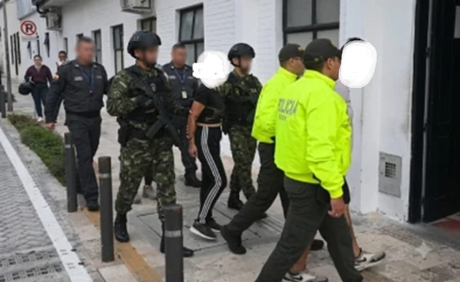 Grupo de personas agredió a policías cuando los requisaban en Girón
