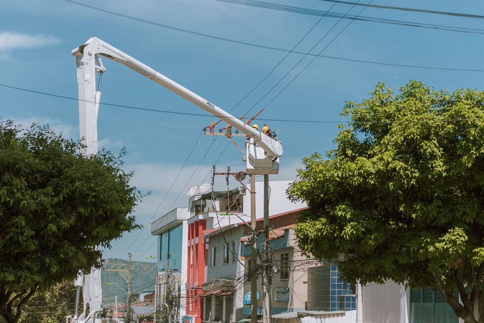 Suspenderán la energía eléctrica en Bucaramanga durante 6 y 7 y de julio