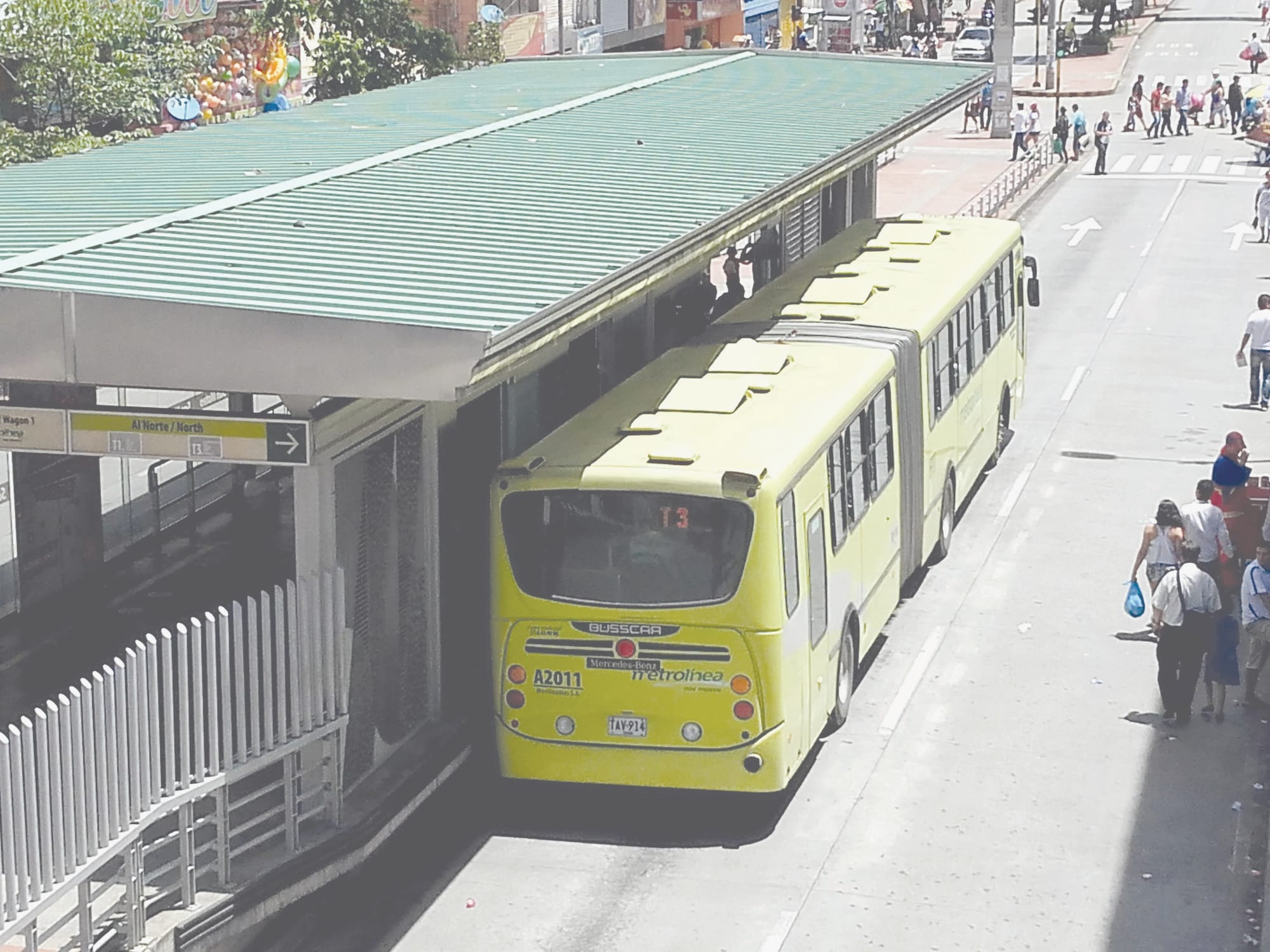 Sistema urbano fallido de Metrolínea busca ser corregido 20 años después