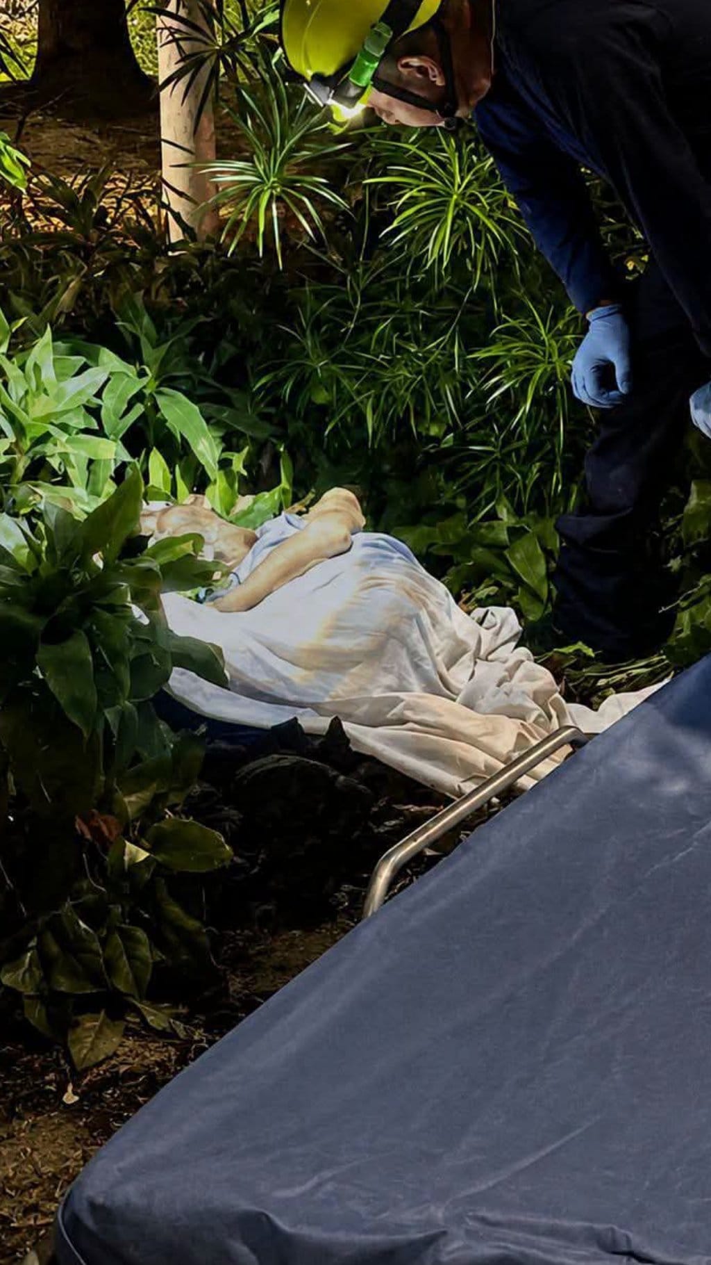Familiares habrían abandonado en un parque a adulto mayor con cáncer