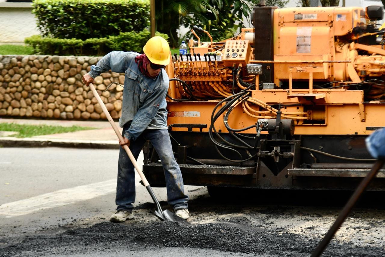 Menos Huecos más Bonita recupera más de 27.000 metros cuadrados de malla vial en Bucaramanga