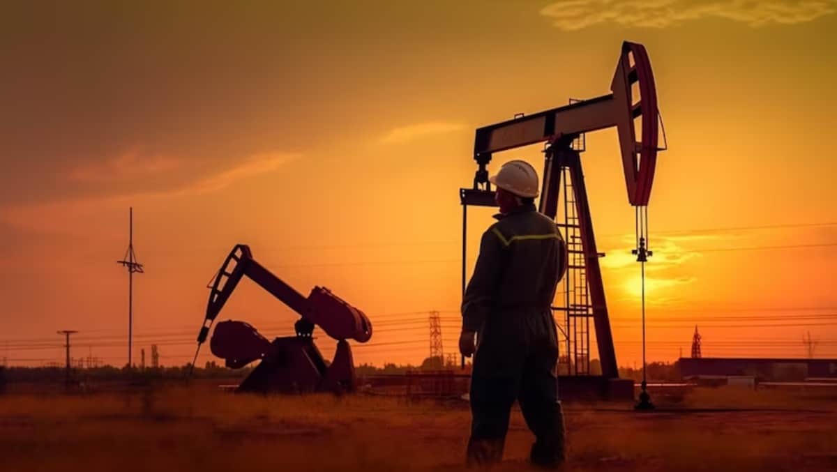 Cae precio del petróleo crudo en el mundo por la reapertura del estrecho de Ormuz