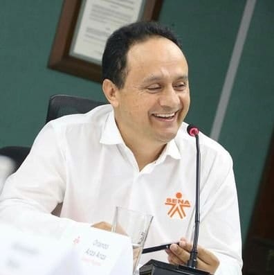 Destituyen 13 años a exdirector del Sena Santander