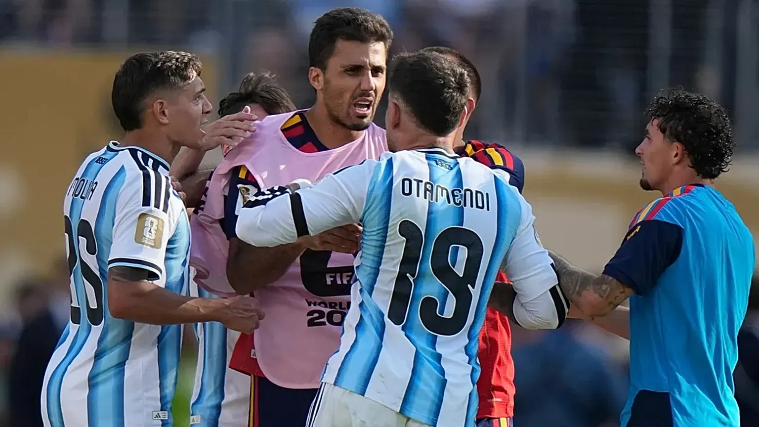 FIFA sancionó a Argentina tras el Mundial: multa por la bandera de Malvinas y cierre parcial del estadio