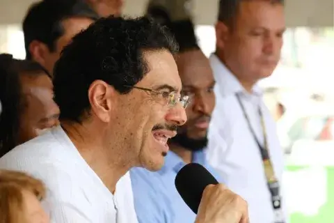 Iván Cepeda arreció en críticas contra Abelardo: ¿Por qué hay ejército israelí operando en algunas ciudades de Colombia?