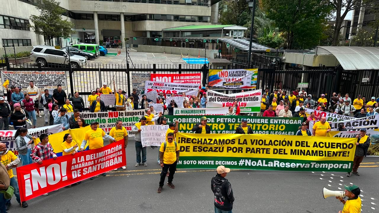 Mineros de Santander insisten al gobierno Petro en que no puede prohibir la minería por fuera del Páramo de Santurbán