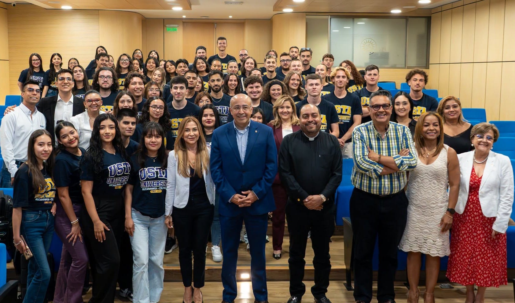 Universidad Santo Tomas Bucaramanga se llena de mundo