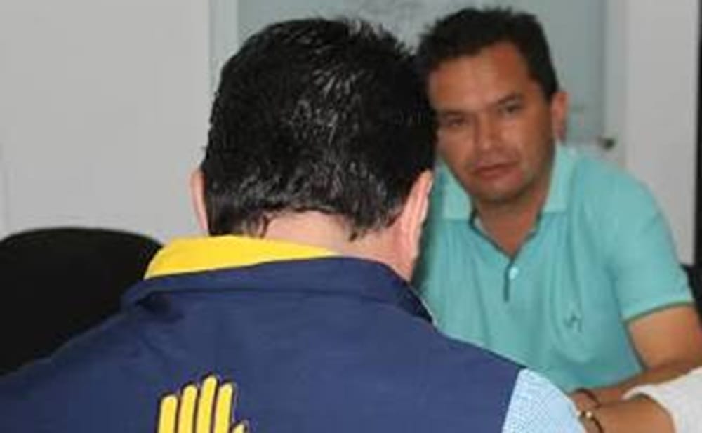 ¿Será que lo friegan? En la mira exalcalde santandereano por utilizar su cargo en favor de un candidato político