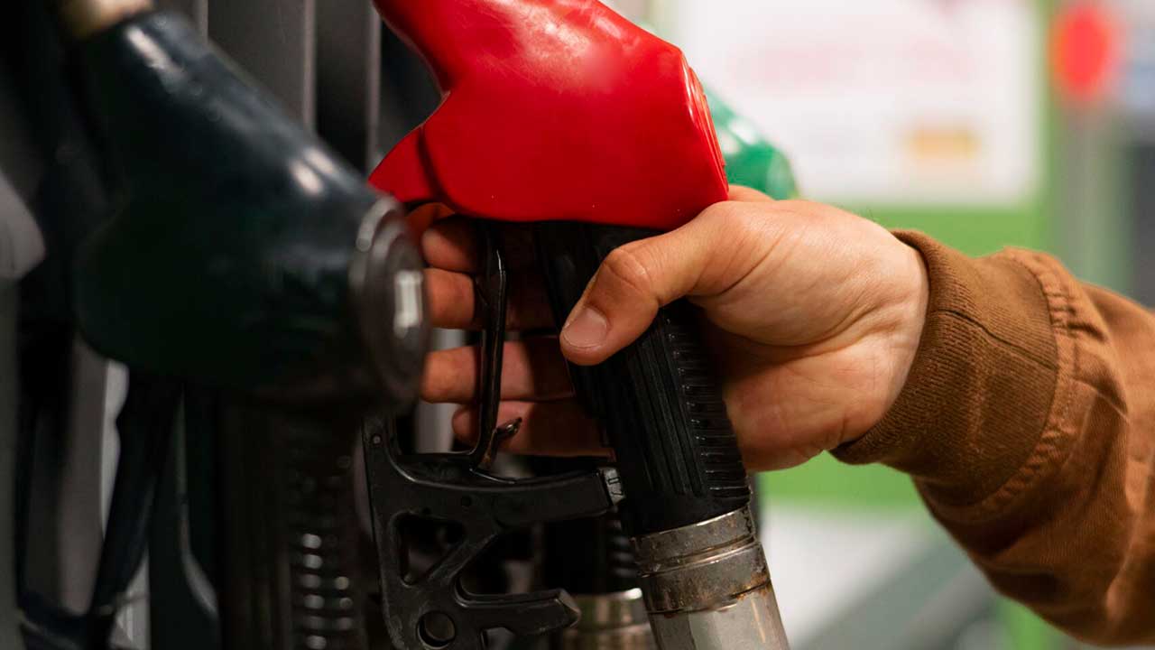 Gobierno no incrementará precios de combustibles durante septiembre. ¿Le gusta la idea?