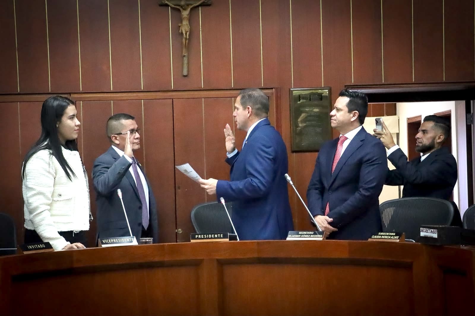 Presidente del Senado instaló la Comisión de Inteligencia y Contrainteligencia