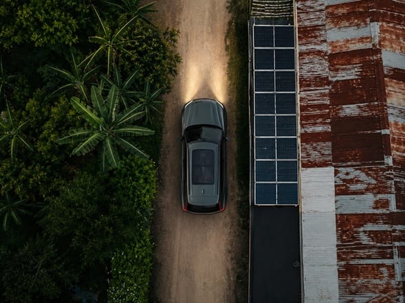 Del carro eléctrico a luz rural: el plan de Volvo para reutilizar baterías y transformar comunidades
