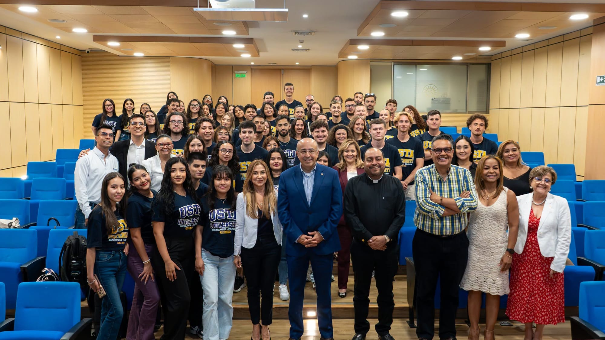 La Santoto Bucaramanga recibe 103 estudiantes internacionales