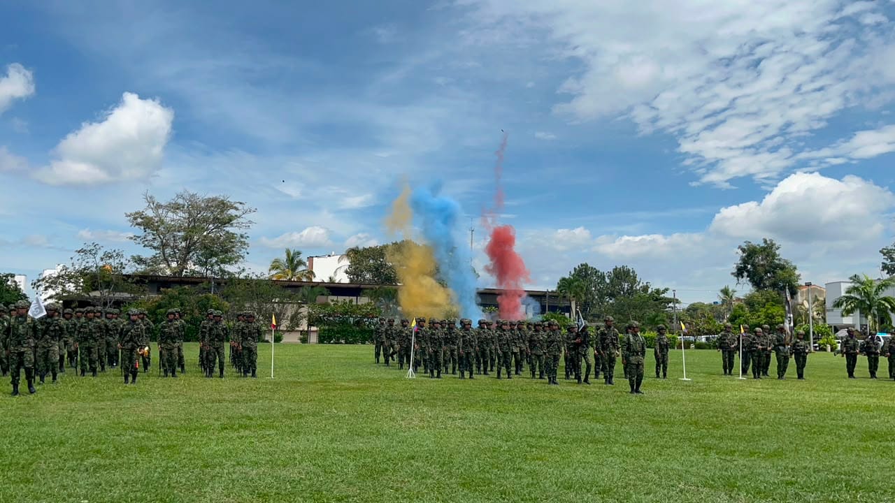 Hombres y mujeres juraron Bandera en Santander y Cesar