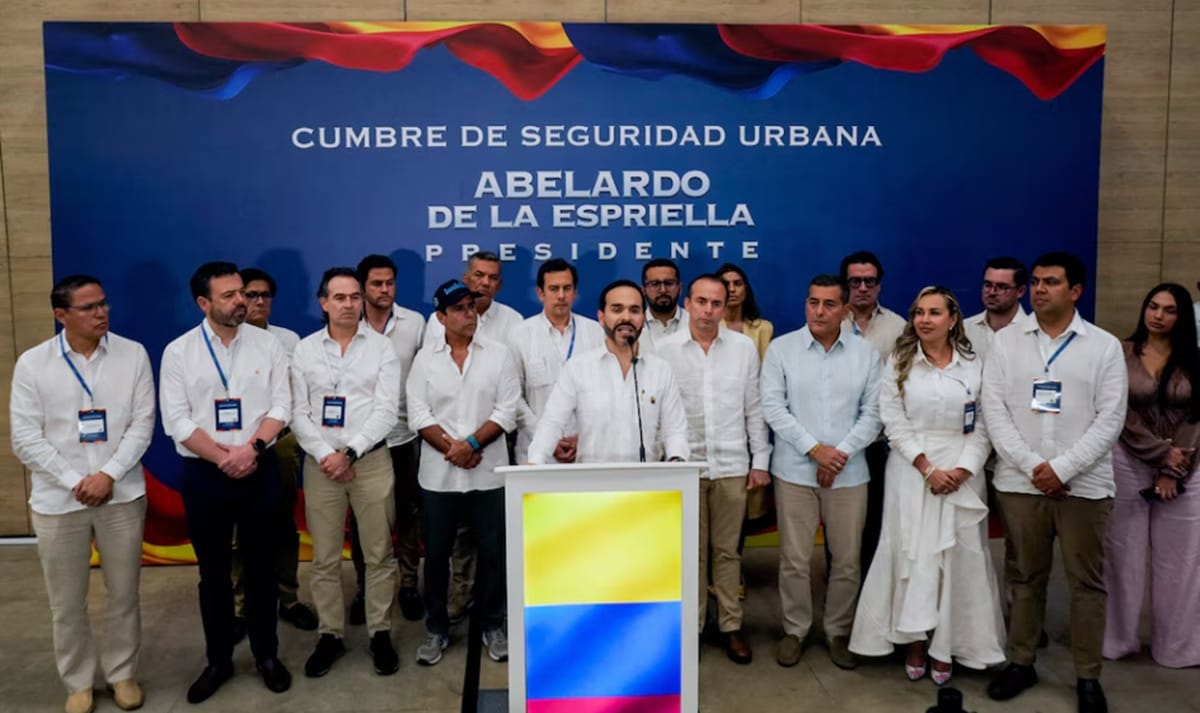 Compromisos con la seguridad urbana y rural tras cumbre en  Barranquilla de Abelardo de la  Espriella con Alcaldes