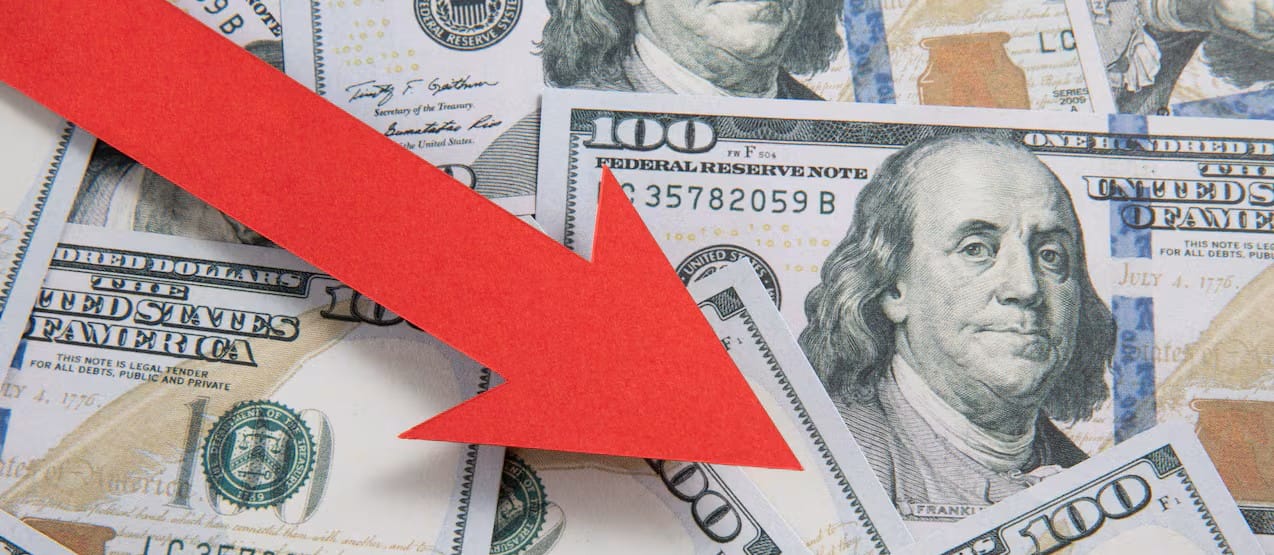 ¿Por qué sigue cayendo el dólar en Colombia?