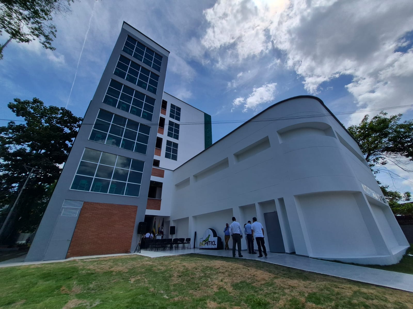 Iniciaron las clases en la nueva sede de las UTS en Barrancabermeja