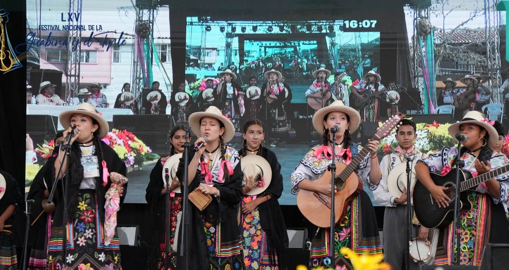El folclor y la cultura siguen brillando en Vélez