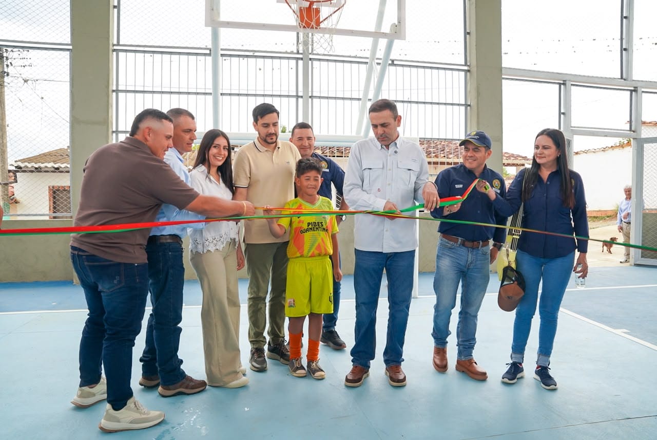Gobernación de Santander recorrió municipios para impulsar obras, fortalecer el campo y escuchar a las comunidades