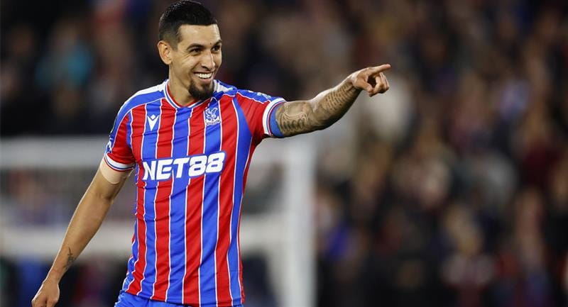 Daniel Muñoz podría cambiar de equipo en la Premier League