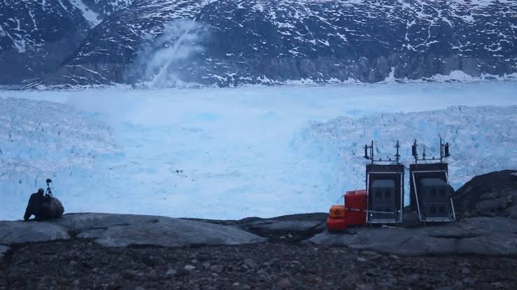 Bloque de hielo del tamaño de Manhattan se desprendió de un glaciar en Groenlandia y encendió las alertas científicas