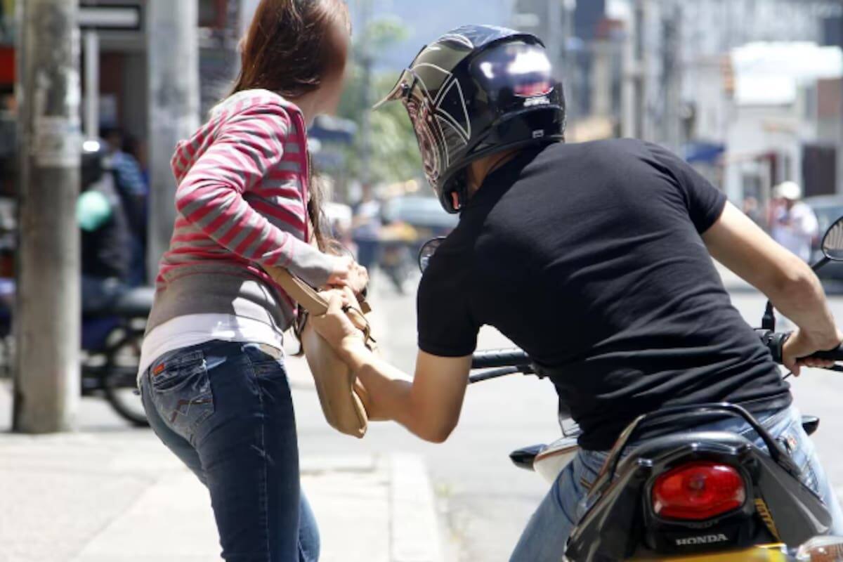 ¡No saque el celular! Crece la alerta por ‘raponazos’ en las calles de Bucaramanga y su área metropolitana