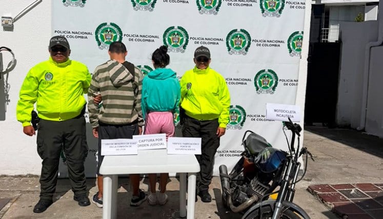 Indignante: Detenida pareja que usaba a su hija de 8 años para entregar drogas