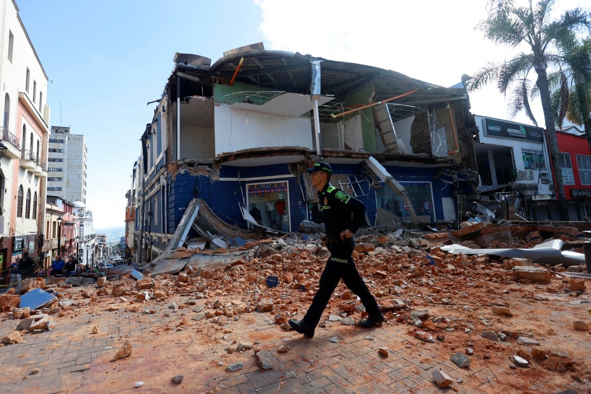 El Salvador ofrece ayuda a Colombia tras el terremoto