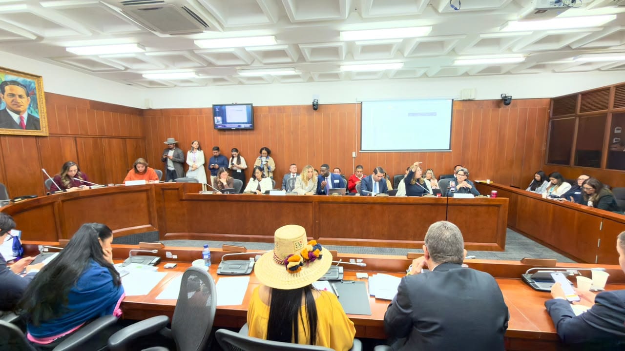 Aunque hace falta plata, Abelardo asegura que respetará derechos adquiridos de pensionados y cotizantes ¿Será que cambia de parecer más adelante?