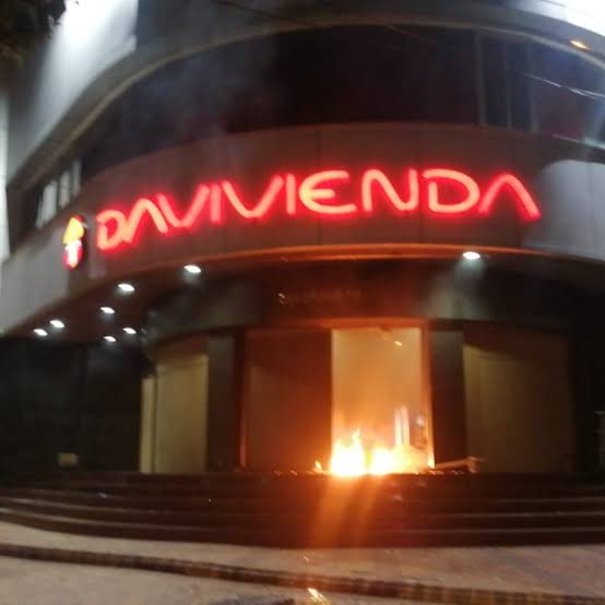 Protestar sí, destruir no y si destruyen que paguen: Consejo de Estado le pone coto a la destrucción durante las marchas estudiantiles