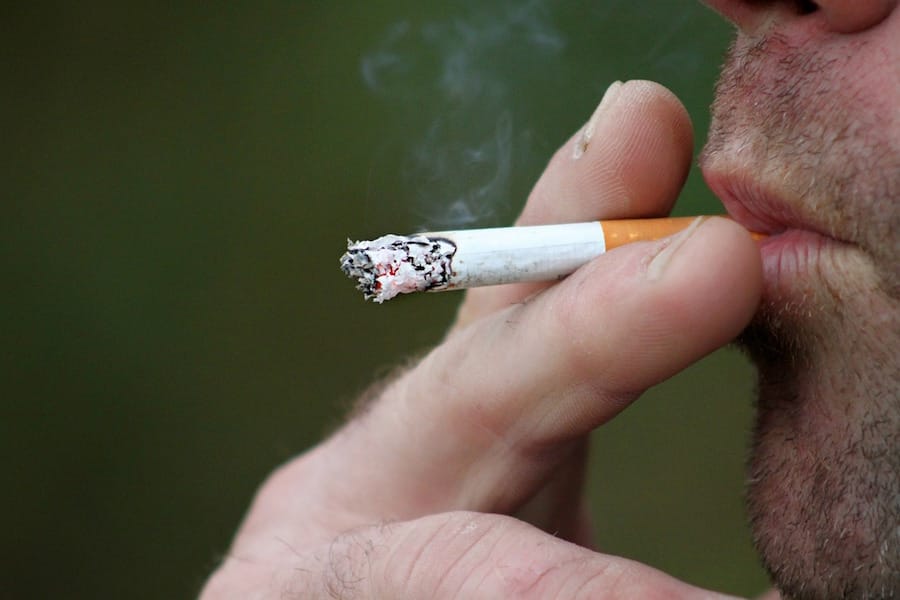 ¿Fuma? Esté pendiente porque le van a clavar otro impuesto al cigarrillo