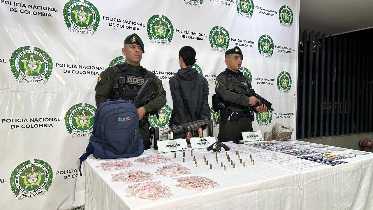 No iba para una piñata porque estaba armado y cargado de estupefacientes