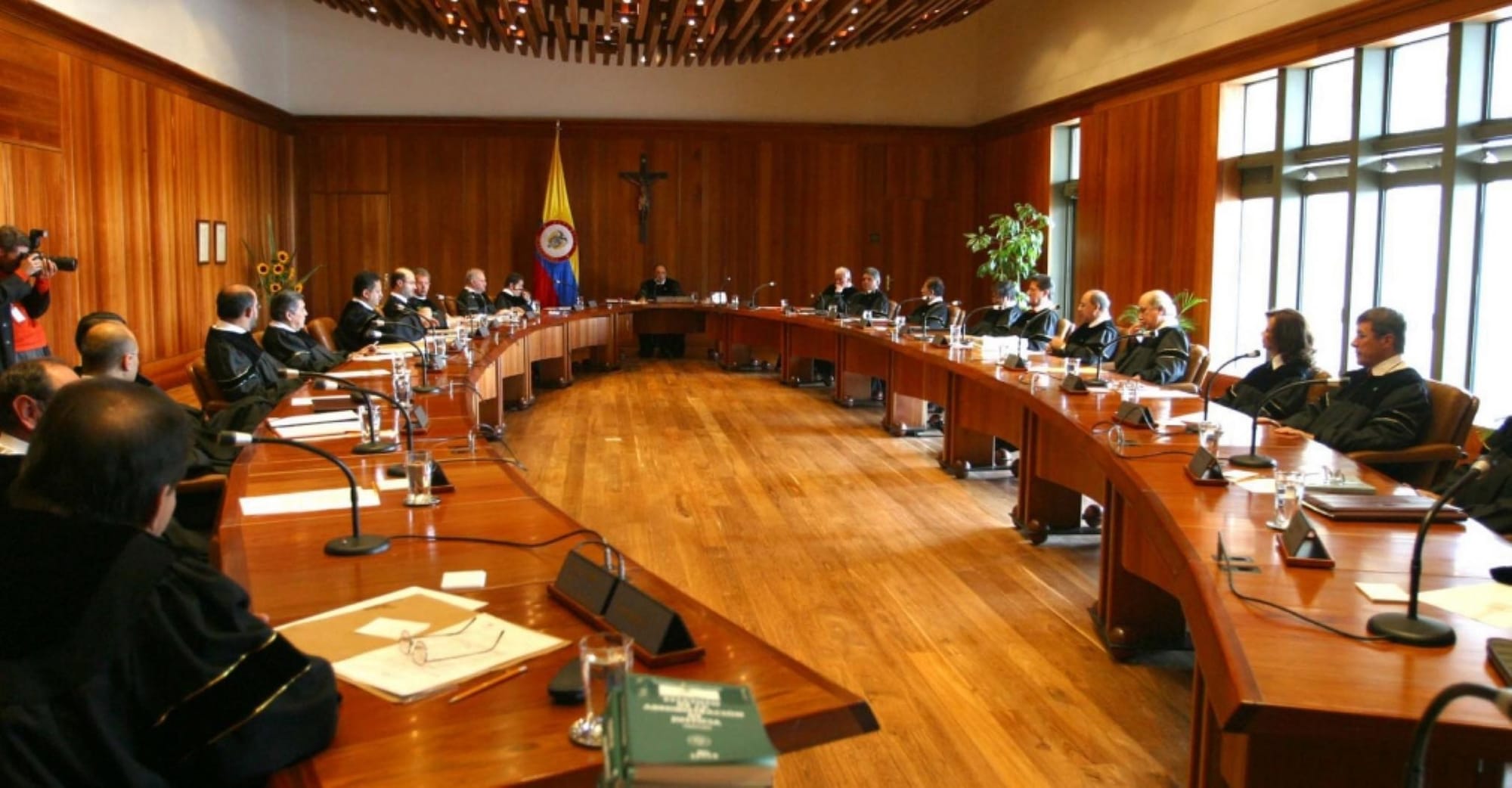 Cierres en el centro de  Girón para seguridad de los invitados