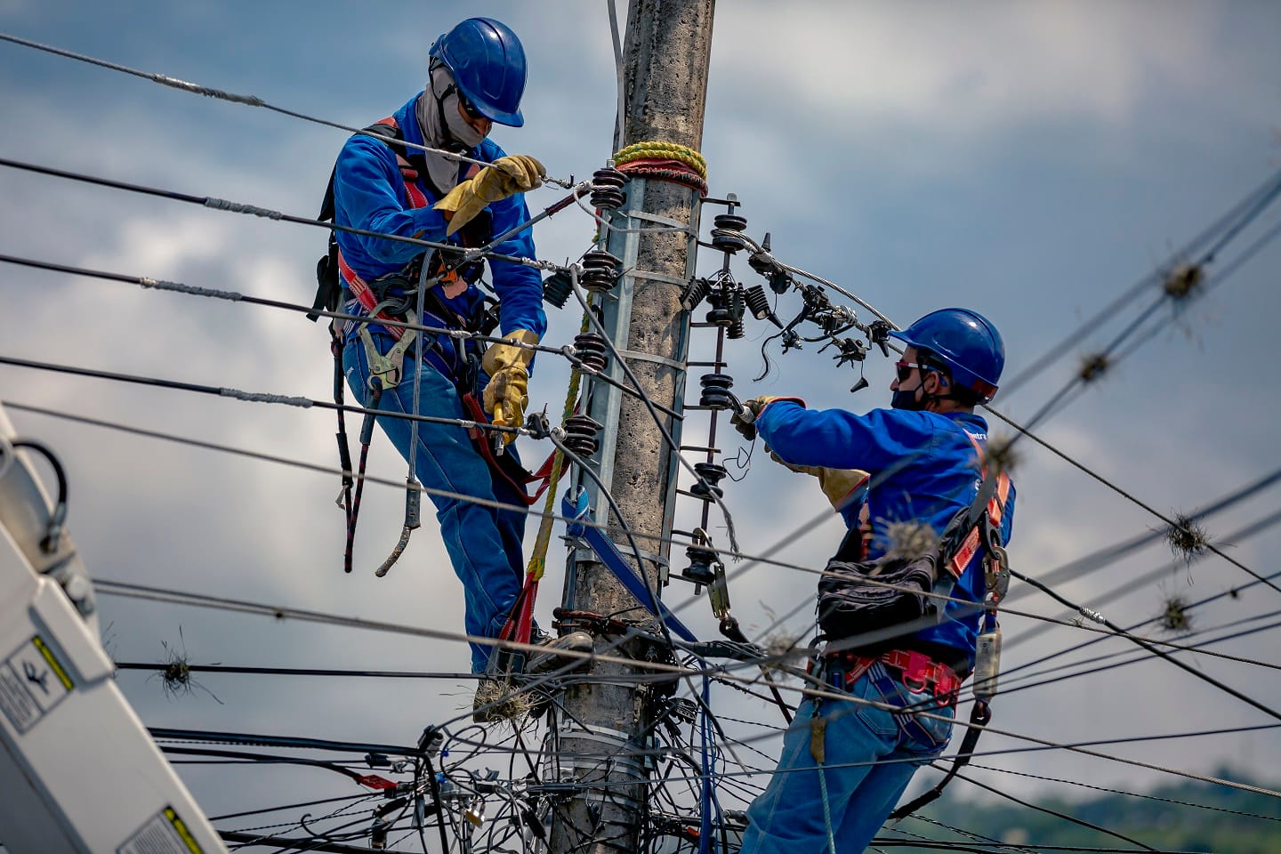 Varios sectores sometidos a corte de energía en Girón