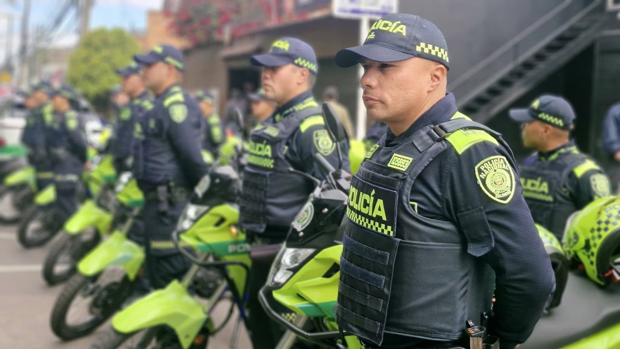 Policías y MILITARES pueden vigilar las universidades públicas