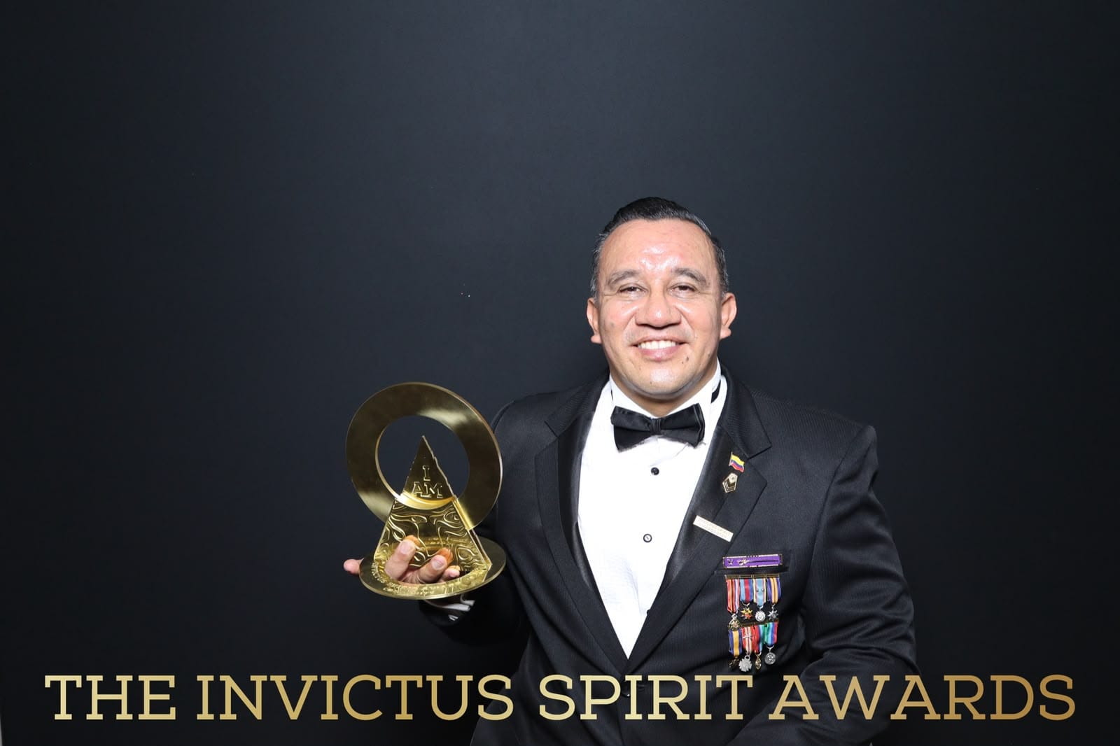 Sargento colombiano en retiro  recibe en Londres un Invictus Spirit Award por su espíritu de servicio y solidaridad