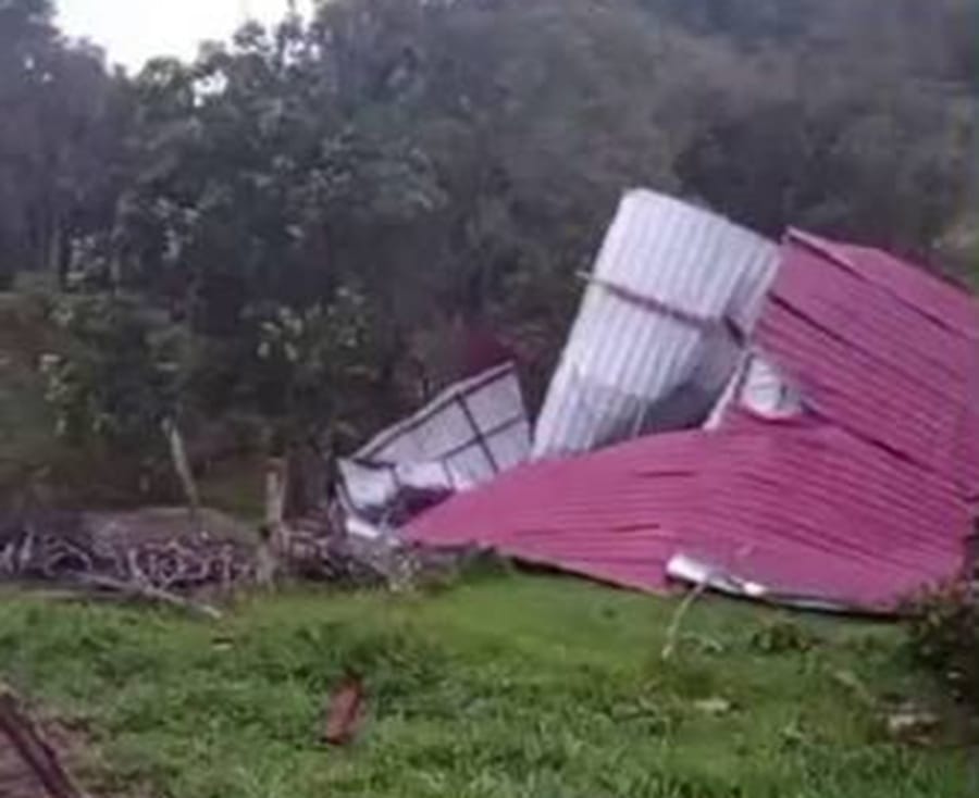 Graves daños en viviendas tras fuerte tormenta eléctrica en Oiba, Santander