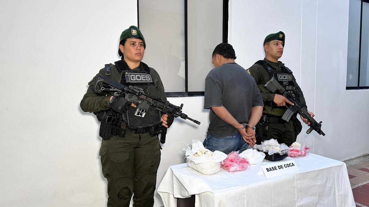 Una alerta por violencia intrafamiliar terminó destapando cuatro kilos de cocaína en Girón