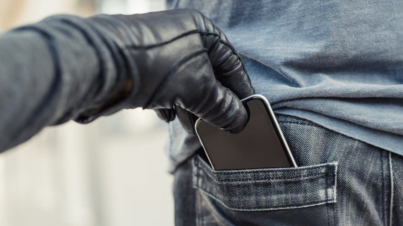Robaron un celular y descubrieron en su galería un presunto caso de abuso contra una niña de 9 años